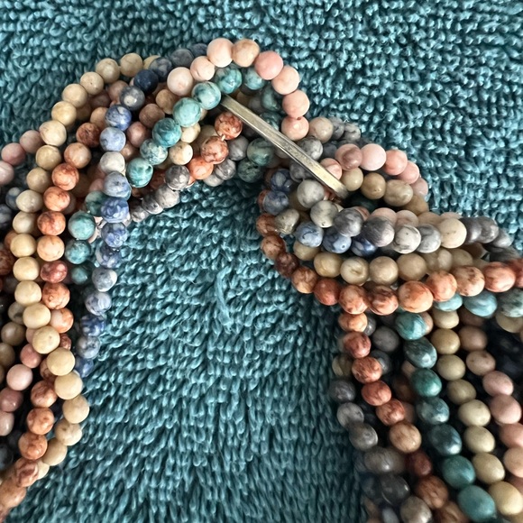 VINTAGE INTERCHANGEABLE BEADED NECKLACE - Picture 5 of 6